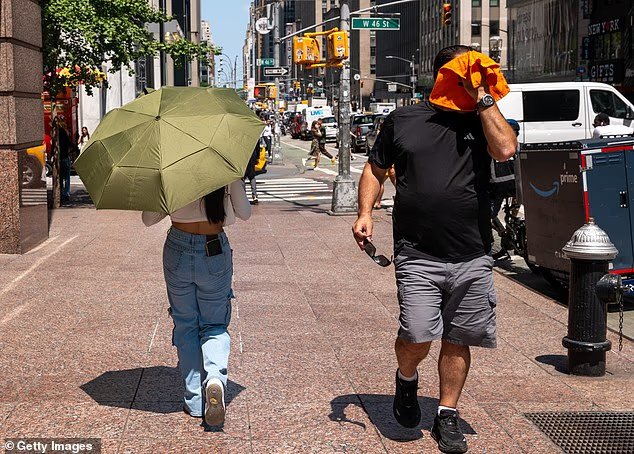 Des millions de personnes se préparent à une vague de