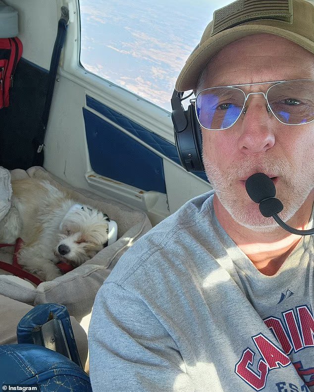 Des parents millionnaires et leurs deux fils, âgés de 28