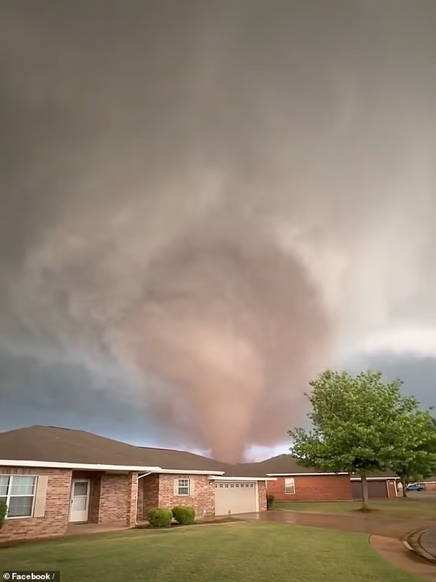 Des tornades massives balayent l'Oklahoma, détruisant des maisons et laissant