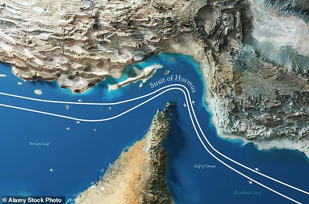 Deux destroyers américains traversent le détroit d'Ormuz lors du premier