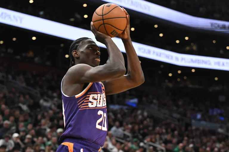 Devin Booker des Suns fait l'éloge des « instincts naturels