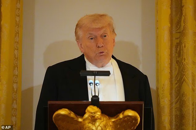 Donald Trump interrompt le roi Charles pour féliciter Rory McIlroy,