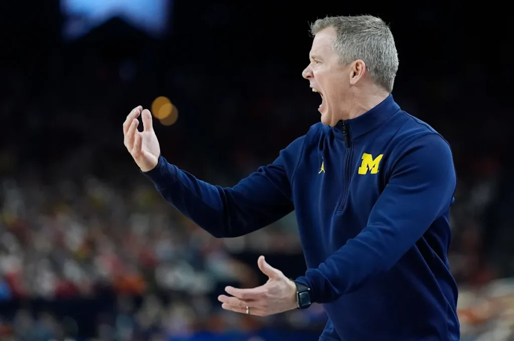 Dusty May officiellement retiré de la recherche d'entraîneurs de l'UNC