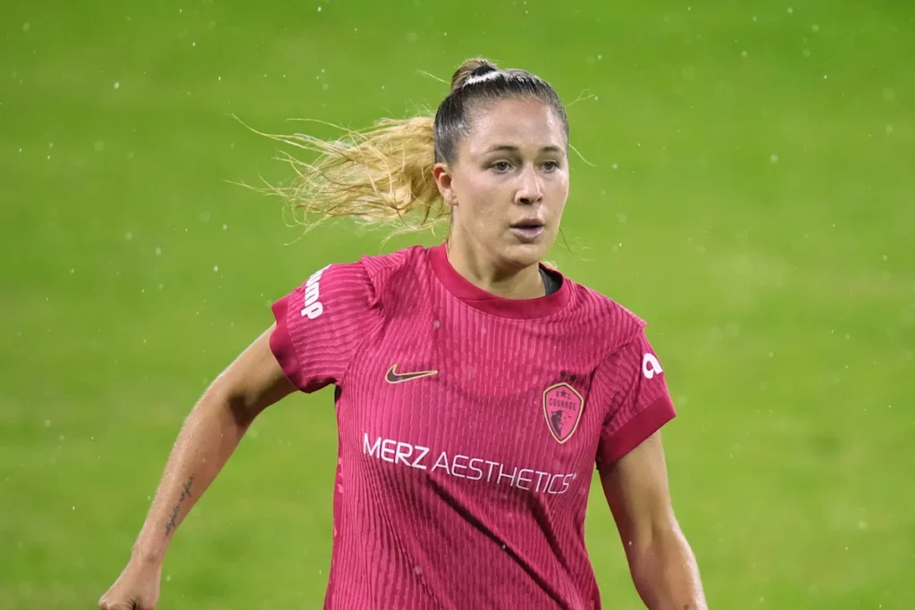 Égalisation tardive d'Ashley Sanchez pour la Caroline du Nord lors