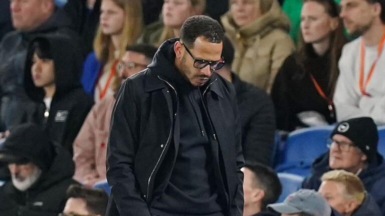 El Chelsea despidió al técnico Liam Rosenier en medio de