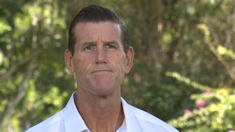 El criminal de guerra acusado Ben Roberts-Smith ha prometido limpiar