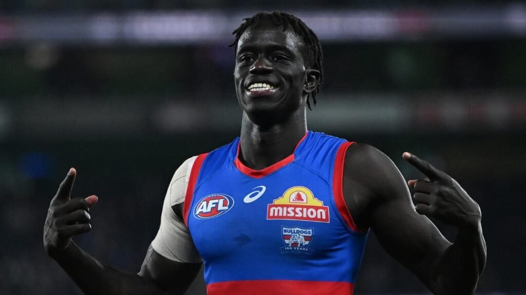 El defensor de los Western Bulldogs, Buku Khamis, se ha