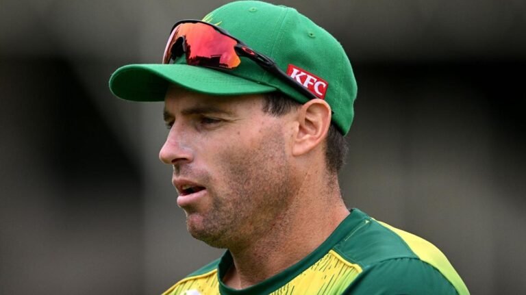 El exjugador de críquet neozelandés Doug Bracewell suspendido durante dos