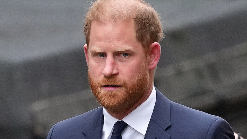El príncipe Harry demandado por difamación por su antigua organización