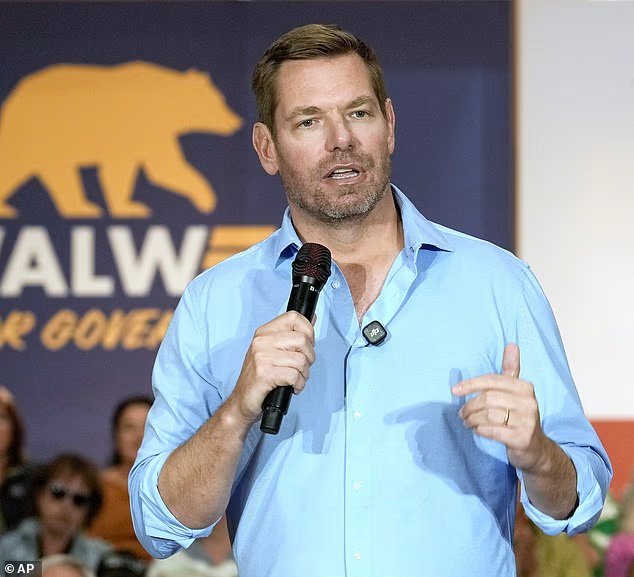 Eric Swalwell "a violé la loi sur l'immigration en payant