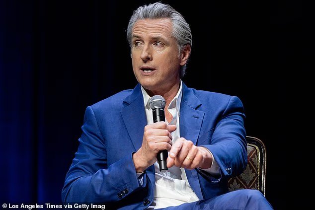 Gavin Newsom qualifie la femme de Stephen Mueller d'« absurde