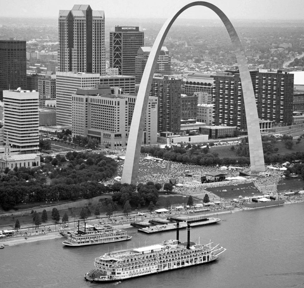 Guardian News and Notes : Rouler à Saint-Louis