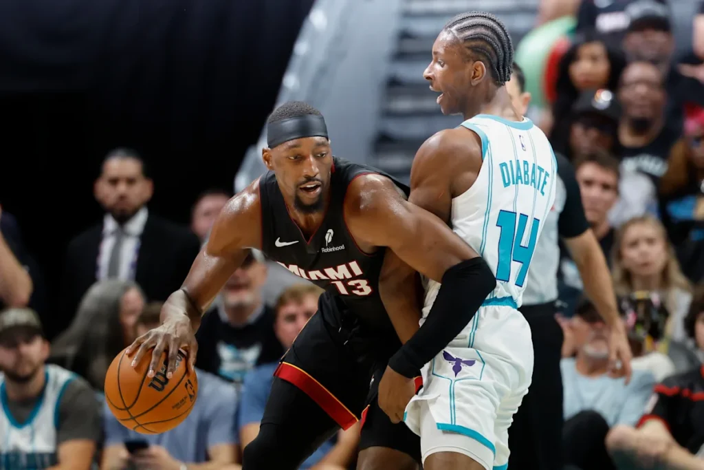 Heat et les Hornets réagissent à la décision non confirmée