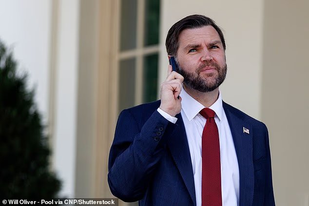 JD Vance mène une lutte désespérée toute la nuit pour