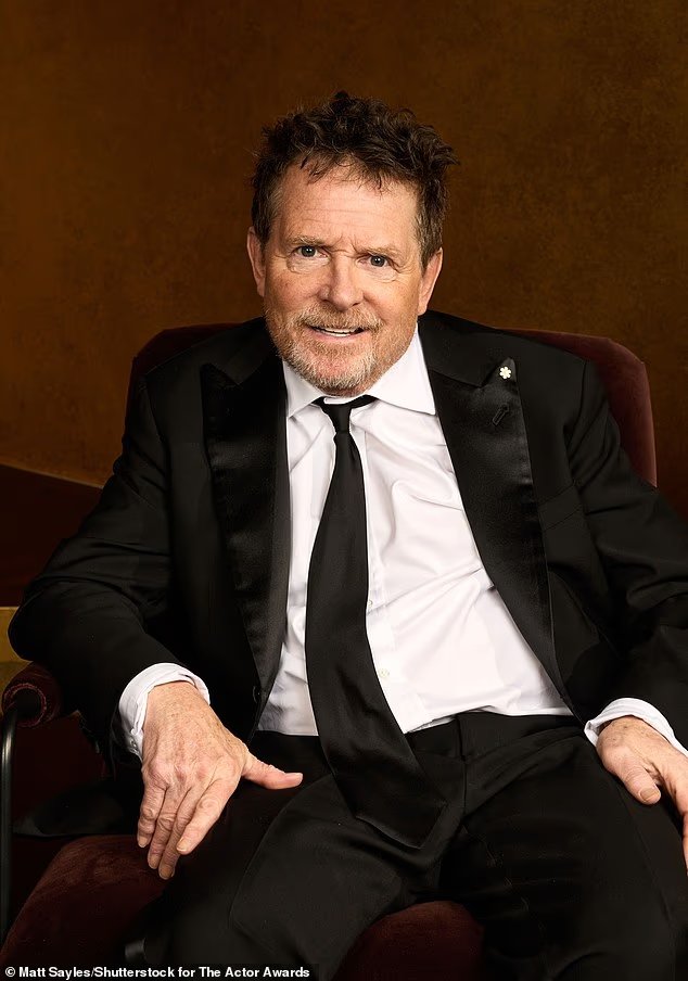 "Je suis toujours en vie", déclare Michael J Fox après