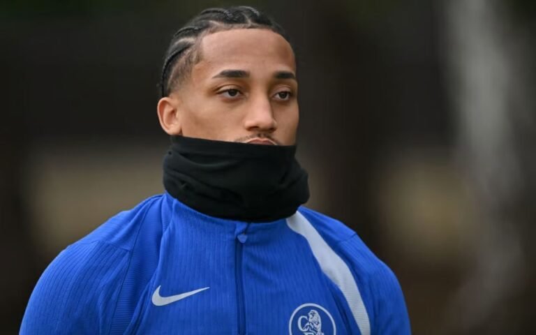 "Je suis très exigeant envers lui" - Liam Roniol révèle