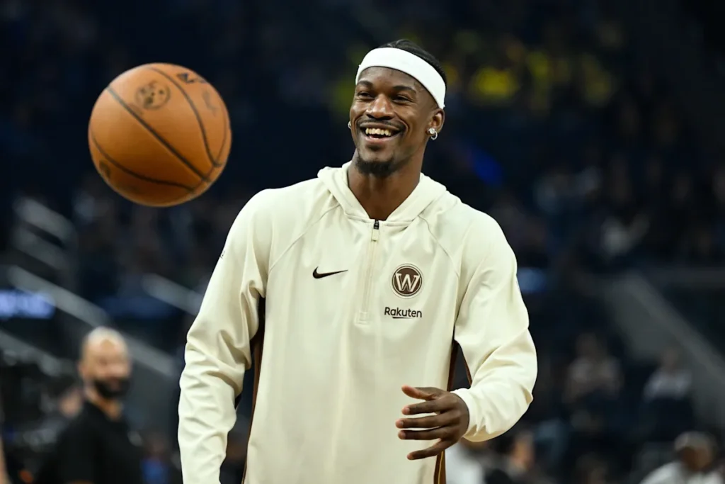 Jimmy Butler apparaît au shootaround des Warriors avant la finale