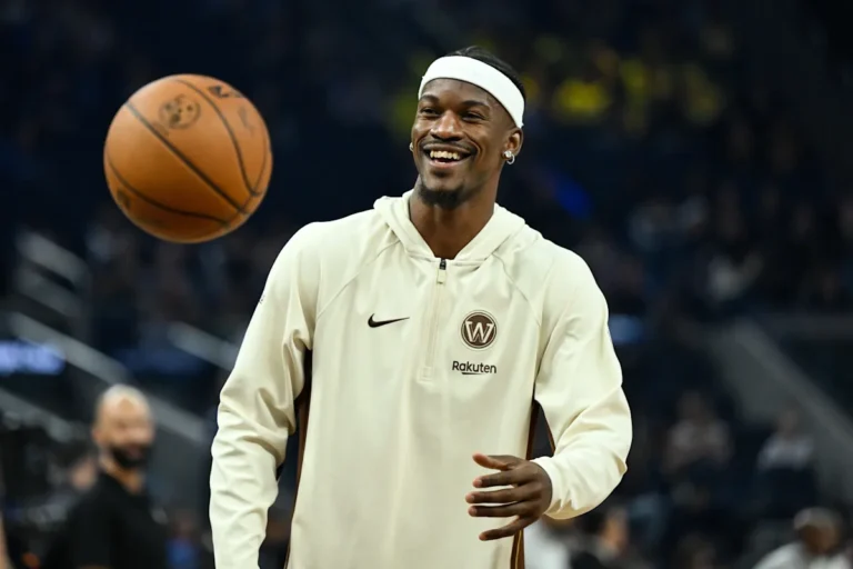 Jimmy Butler apparaît au shootaround des Warriors avant la finale