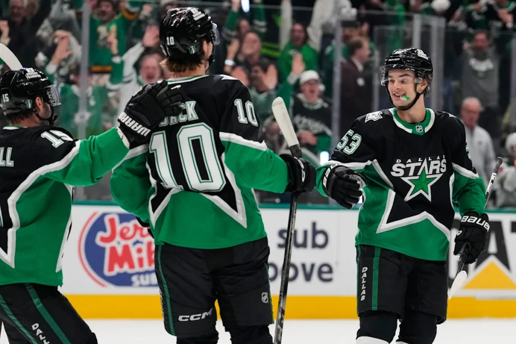 Johnston et les Stars ont battu le Wild 4-2 lors