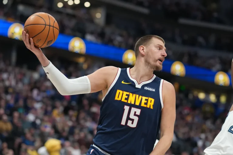 Jokic débutera contre les Spurs pour les Nuggets pour assurer