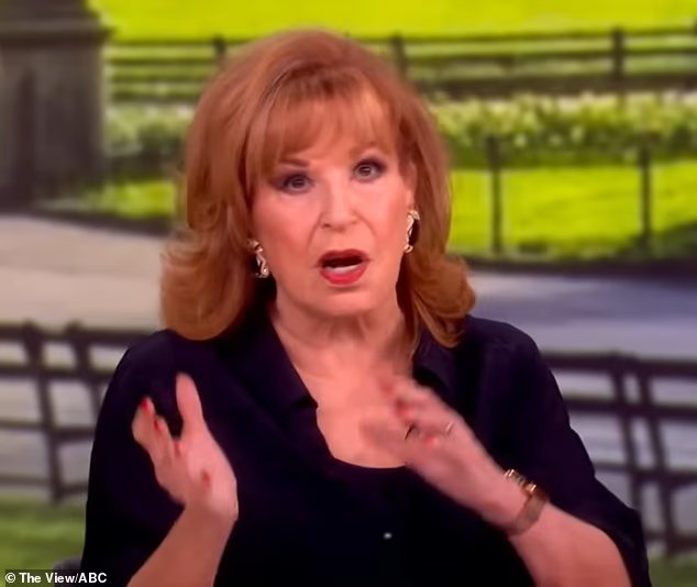 Joy Behar insulte JÉSUS de manière choquante après que les