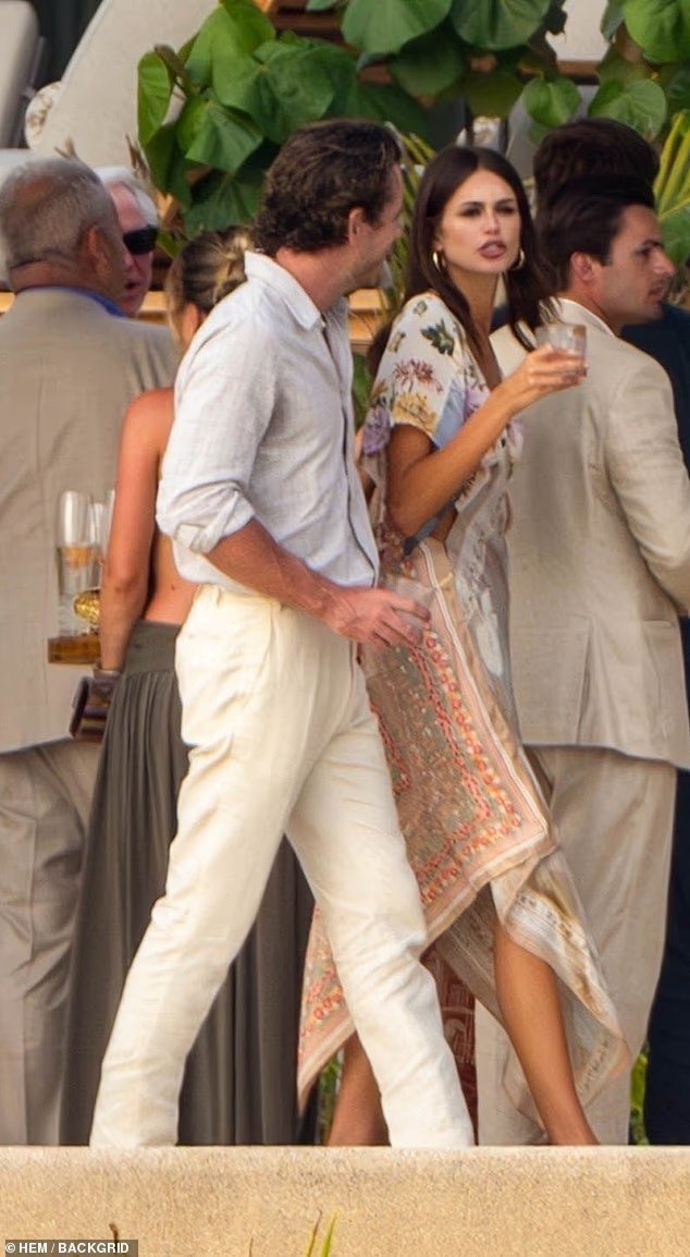 Kaia Gerber, 24 ans, et son petit ami Lewis Pullman,