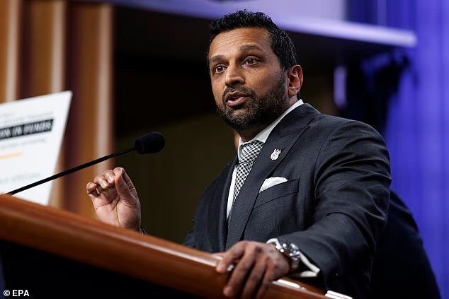 Kash Patel s'en est pris aux journalistes pour avoir demandé