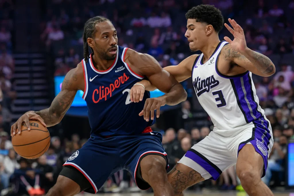 Kawhi Leonard marque 26 points pour mener les Clippers à