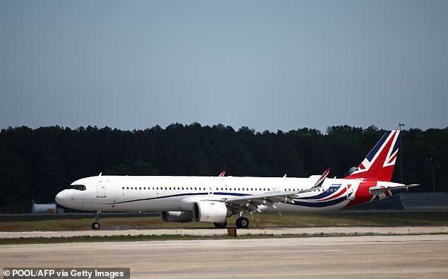 King arrive aux États-Unis pour une visite d'État : l'avion de