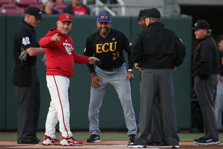 La Caroline de l'Est arrive à Raleigh, un match incontournable