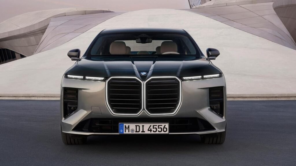 La actualización 2026 del BMW Serie 7 trae un nuevo