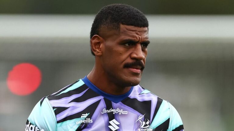 La estrella de Melbourne Storm, Tui Kamikamika, ha sido dada