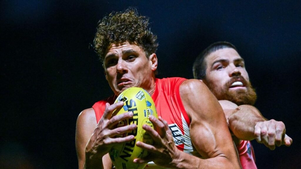 La estrella de la AFL, Charlie Curnow, se preocupa después