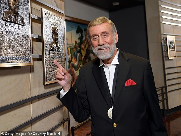 La légende de la musique country, 87 ans, se brise