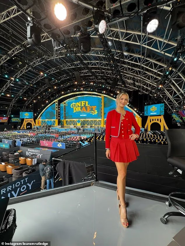 La présentatrice glamour d'ESPN, Laura Rutledge, laisse les fans impressionnés