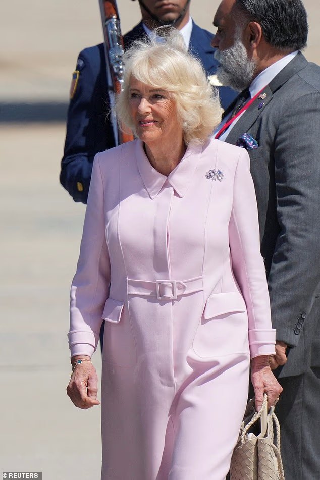 La reine Camilla envoie un message subtil d'unité anglo-américaine avec