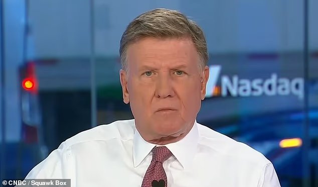 La star de CNBC se tortille en direct alors que