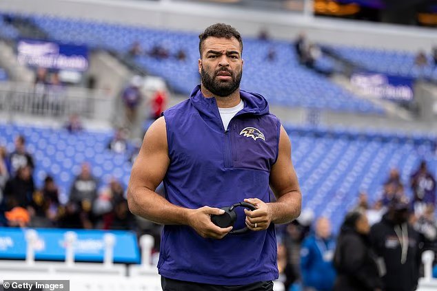 La star de la NFL lance des bombes sur sa