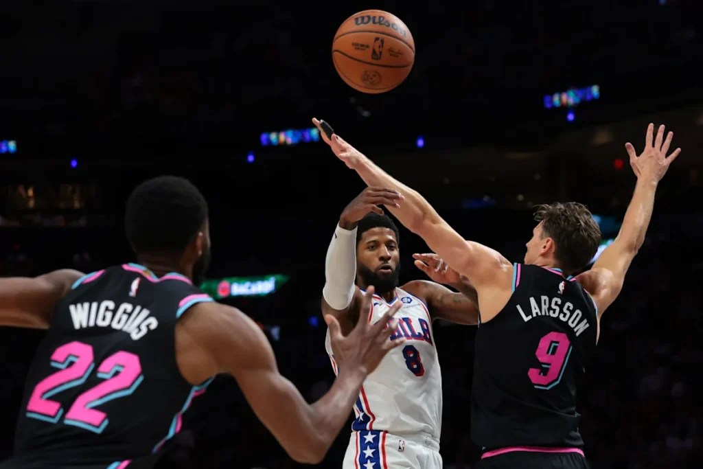 La star des 76ers, Paul George, fait le point sur