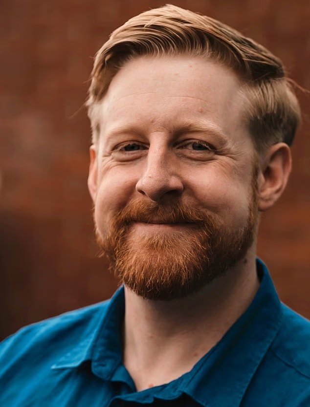 La star du théâtre et de la télévision Michael Patrick,