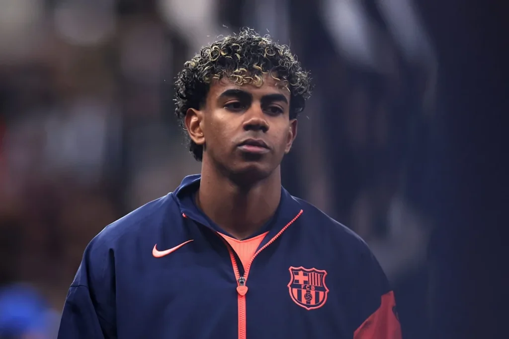 La superstar du Real Madrid suit l'as de Barcelone :