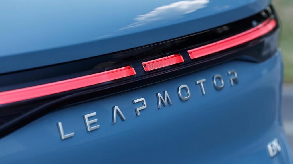 La ute Leapmotor todavía está sobre la mesa, pero hay