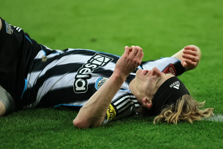 L'agent du joueur de Newcastle United Anthony Gordon s'est rendu