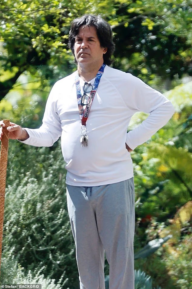 L'ancienne star de La Petite Maison dans la Prairie arbore