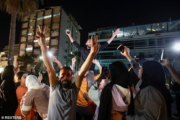 Le Liban célèbre la trêve avec Israël, Trump salue l'effort