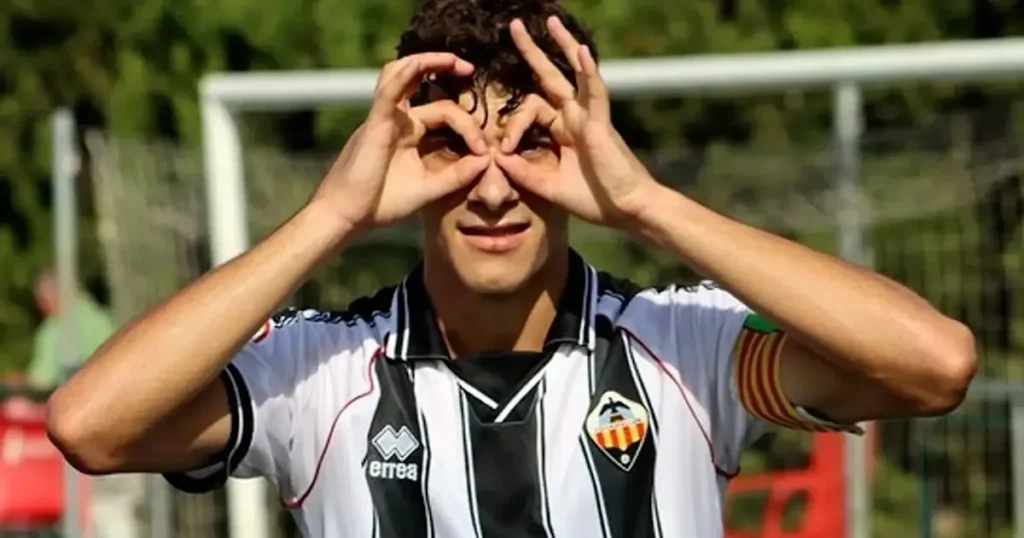 Le Real Madrid recrute l'attaquant très apprécié Fran Santamaria de