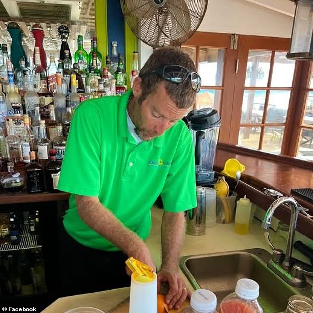 Le barman local qui a servi Brian Hooker juste avant