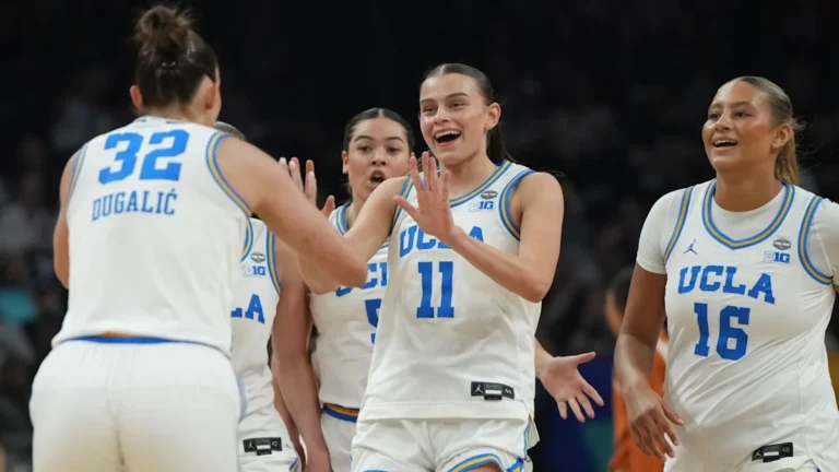 Le basket-ball féminin de l'UCLA bat le Texas et organise
