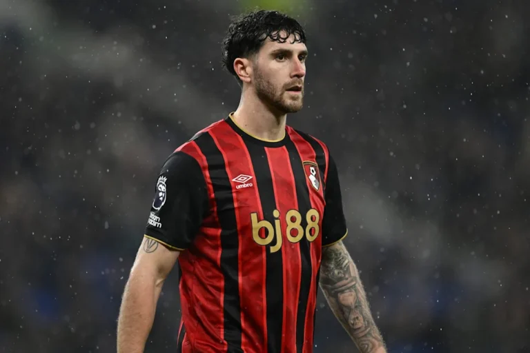 Le défenseur lié à Barcelone veut rester en Premier League