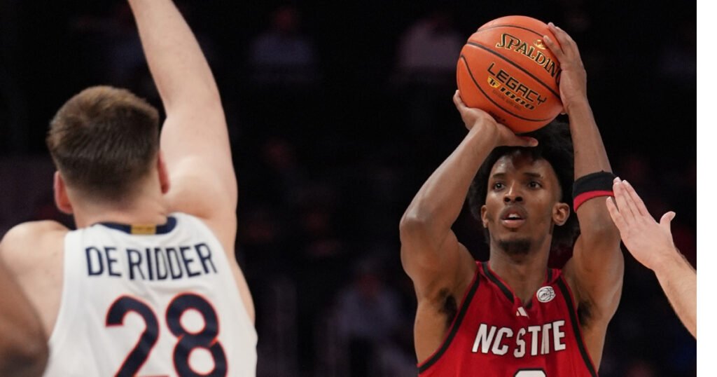 Le garde de deuxième année de NC State, Paul McNeil,